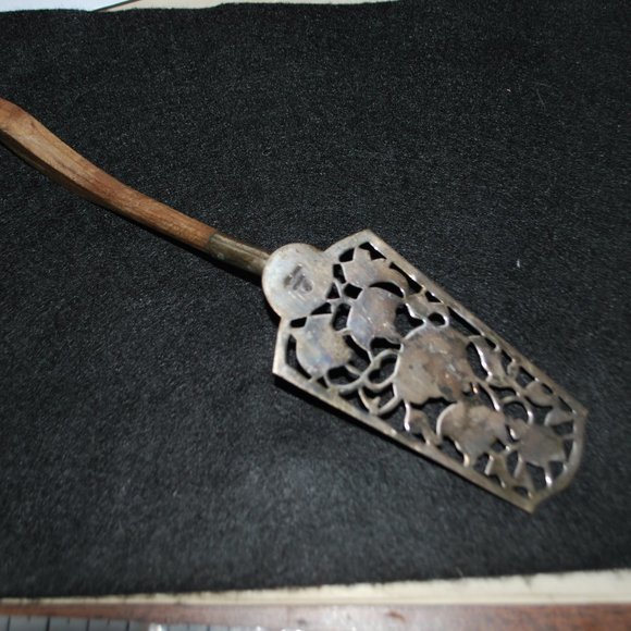 Two Antique or Vintage Kitchen Items - Picture 6 of 8